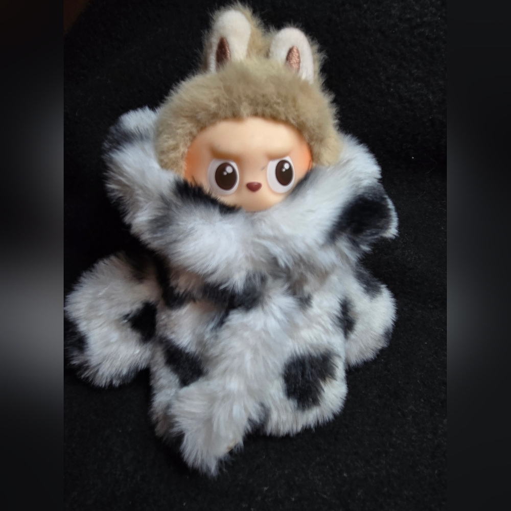 💥SOLD💥LABUBU PIN FOR LOVE FUR COAT BLACK & WHITE ANIMAL PRINT